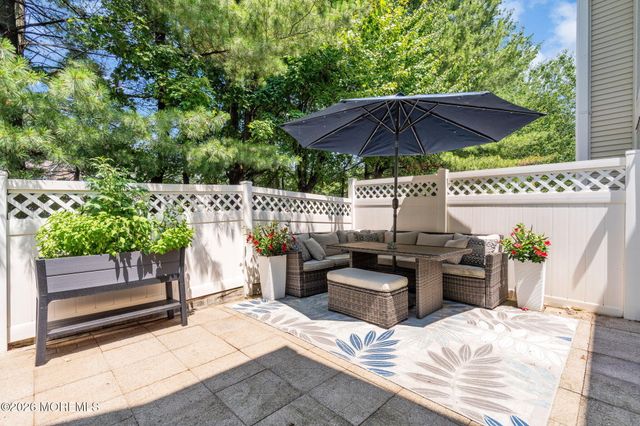 5 Painted Wagon Road 108, Holmdel, NJ 07733