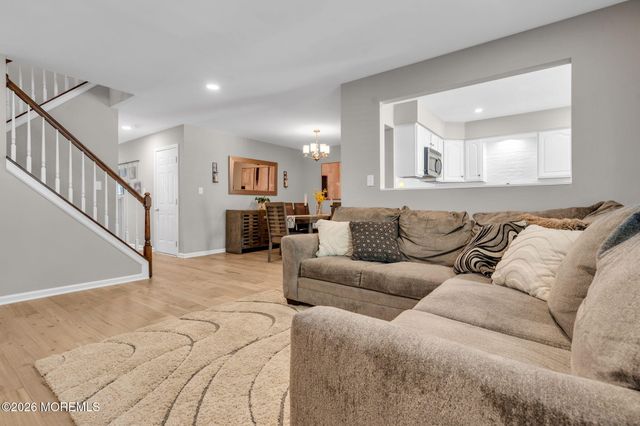 5 Painted Wagon Road 108, Holmdel, NJ 07733