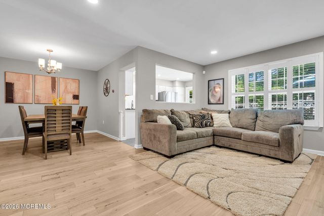5 Painted Wagon Road 108, Holmdel, NJ 07733
