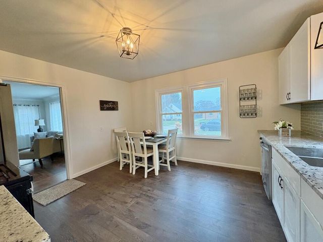 7528 6th AVENUE, Kenosha, WI 53143