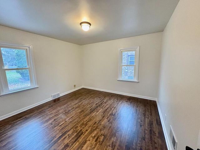 7528 6th AVENUE, Kenosha, WI 53143