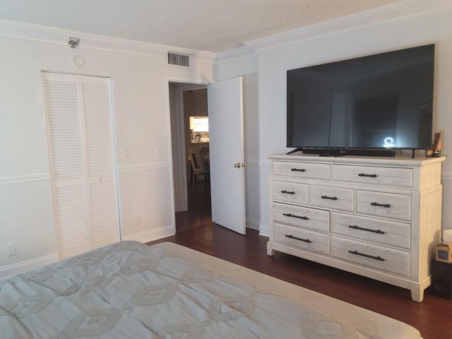 2200 S Cypress Bend Drive 308, Pompano Beach, FL 33069