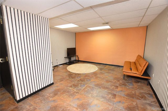 2525 White Oak Place, Flint Charter Township, MI 48532