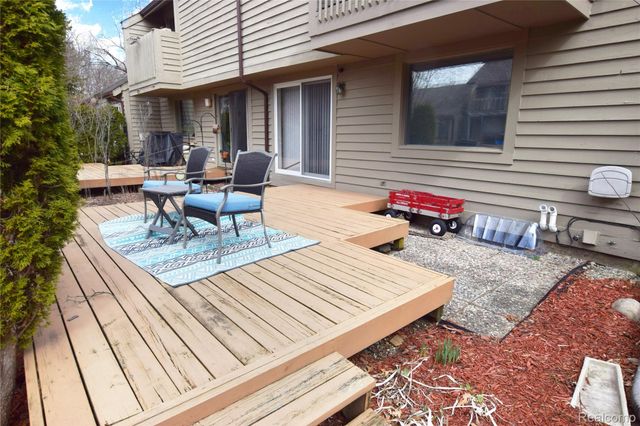 2525 White Oak Place, Flint Charter Township, MI 48532