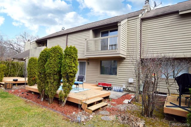 2525 White Oak Place, Flint Charter Township, MI 48532