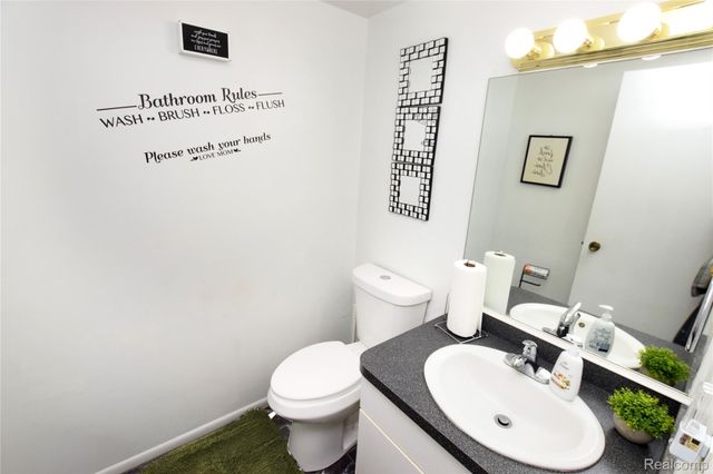 2525 White Oak Place, Flint Charter Township, MI 48532