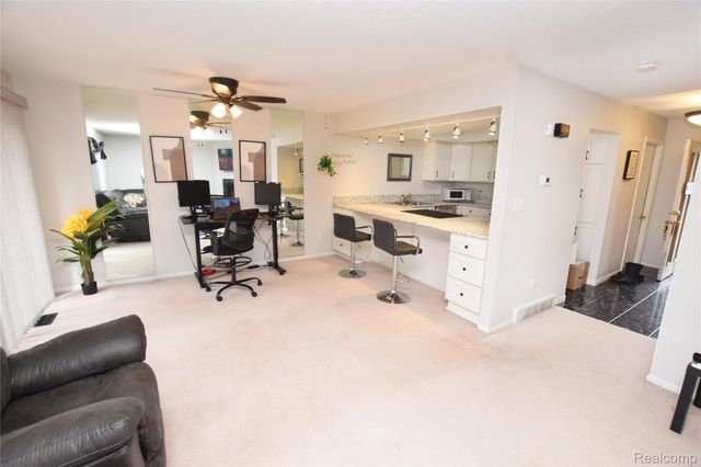 2525 White Oak Place, Flint Charter Township, MI 48532