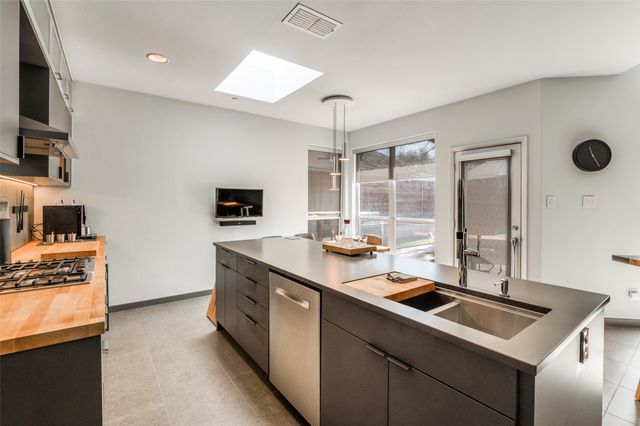 4008 Winter Park Lane, Addison, TX 75001