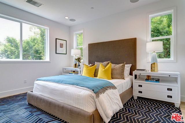 813 N Orange Drive, Los Angeles, CA 90038