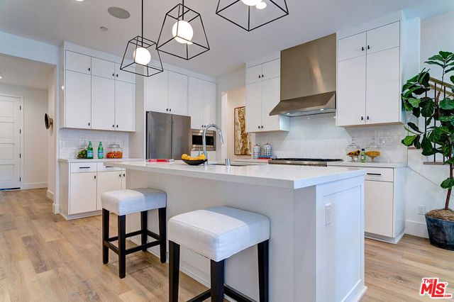 813 N Orange Drive, Los Angeles, CA 90038