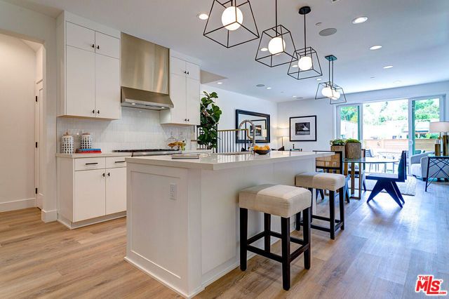 813 N Orange Drive, Los Angeles, CA 90038