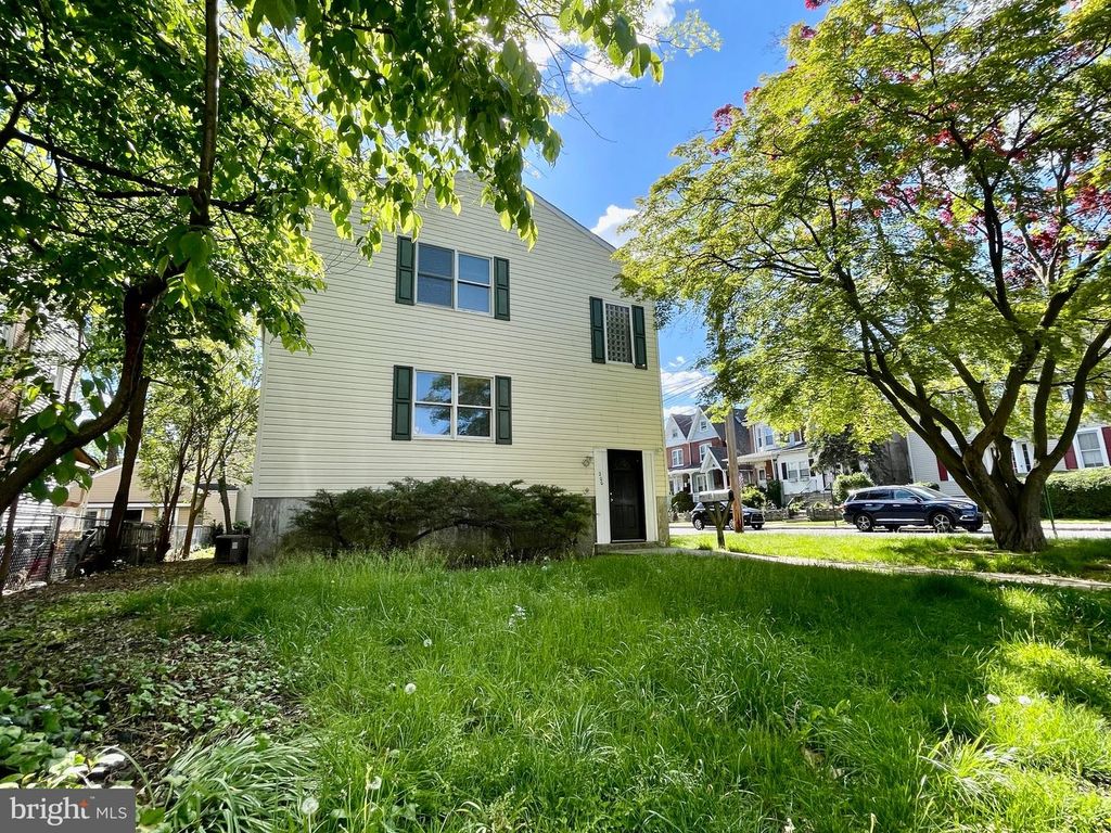 Image 33 of property listing at 200 BARKER AVE, Sharon Hill, PA 19079