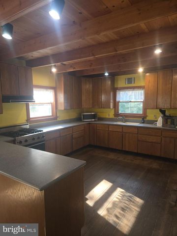 214 GAMELAND RD, Sellersville, PA 18960