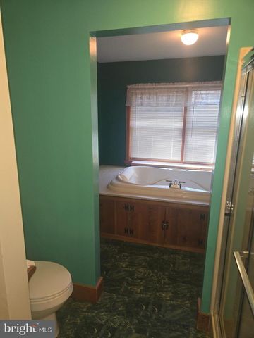 214 GAMELAND RD, Sellersville, PA 18960