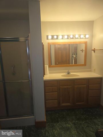 214 GAMELAND RD, Sellersville, PA 18960