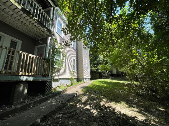 11 Division Street, Norwich, CT 06360