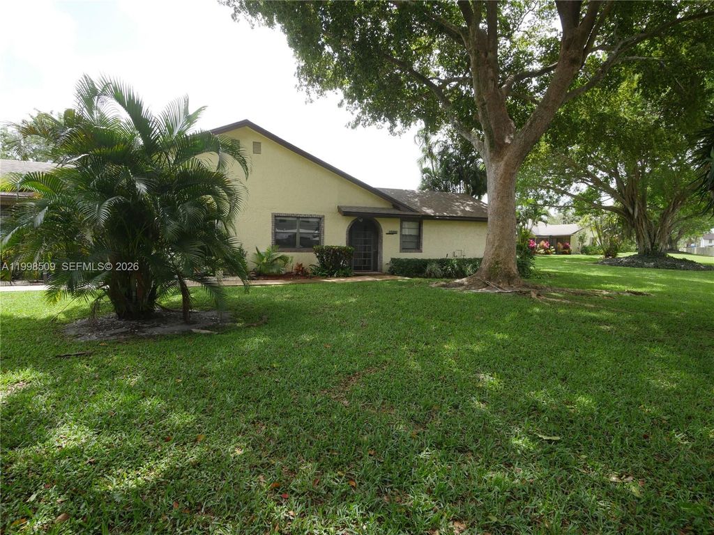 23359 Barlake Drive, Boca Raton, FL 33433