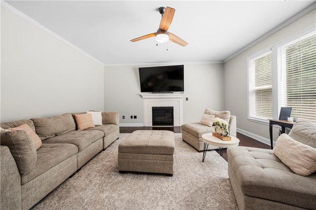 2740 Creekside Manor Drive, Powder Springs, GA 30127