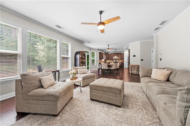 2740 Creekside Manor Drive, Powder Springs, GA 30127