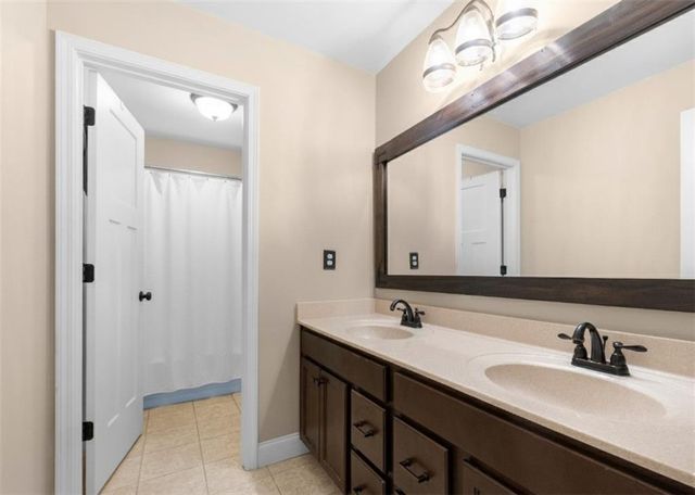 2740 Creekside Manor Drive, Powder Springs, GA 30127