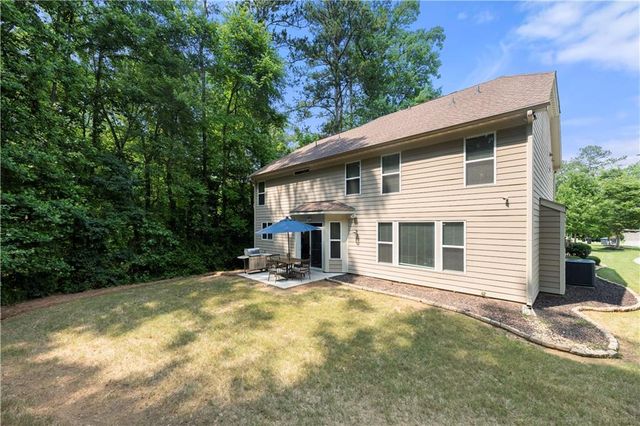 2740 Creekside Manor Drive, Powder Springs, GA 30127