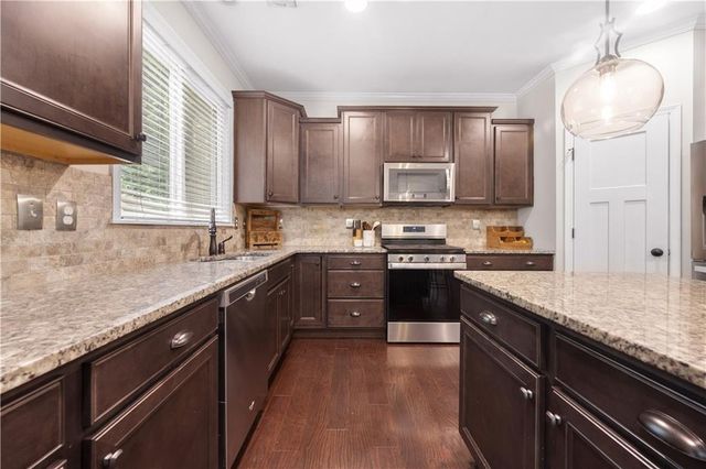 2740 Creekside Manor Drive, Powder Springs, GA 30127