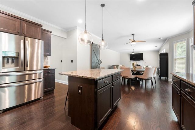 2740 Creekside Manor Drive, Powder Springs, GA 30127