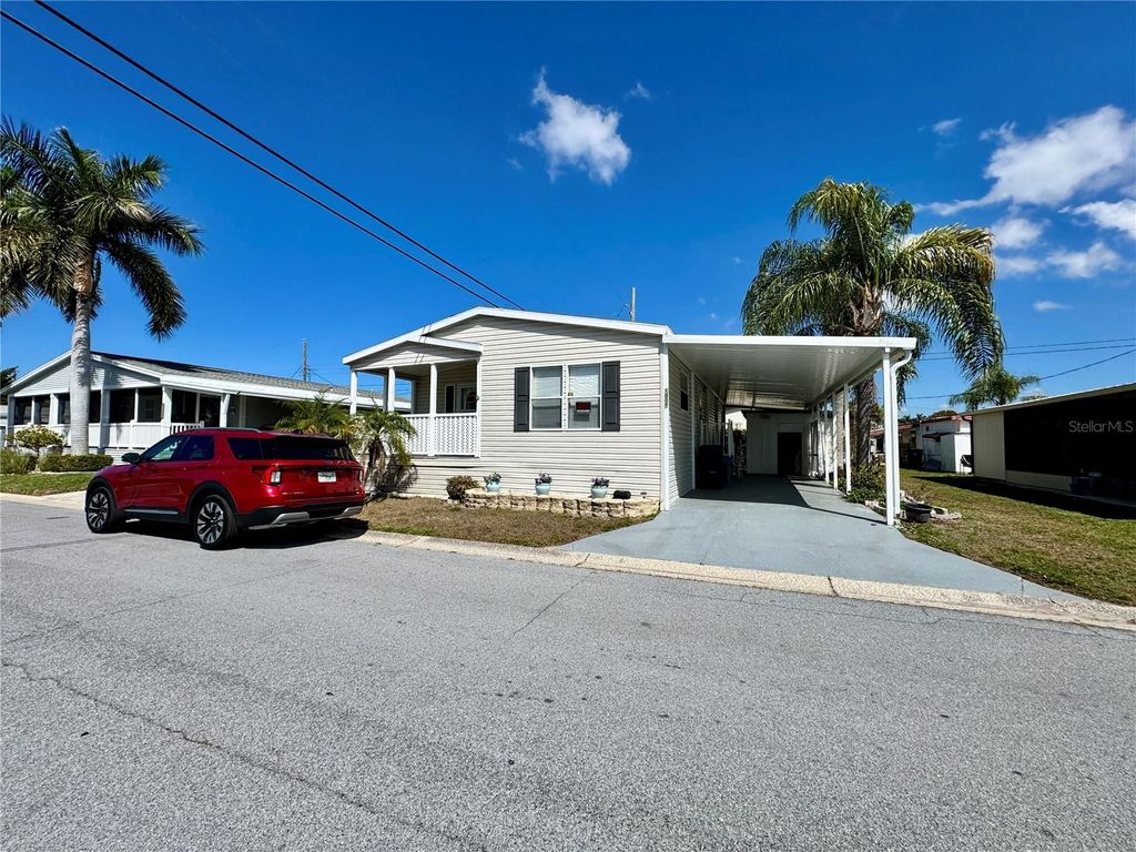 Image 2 of property listing at 1007 50TH AVENUE W, Bradenton, FL 34207