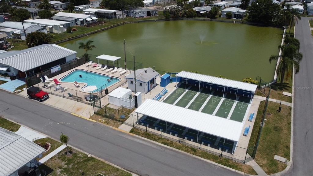 Image 26 of property listing at 1007 50TH AVENUE W, Bradenton, FL 34207