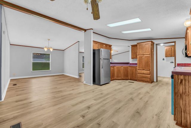 1252 West Rd, Clarksville, TN 37040