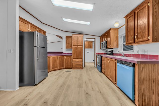 1252 West Rd, Clarksville, TN 37040