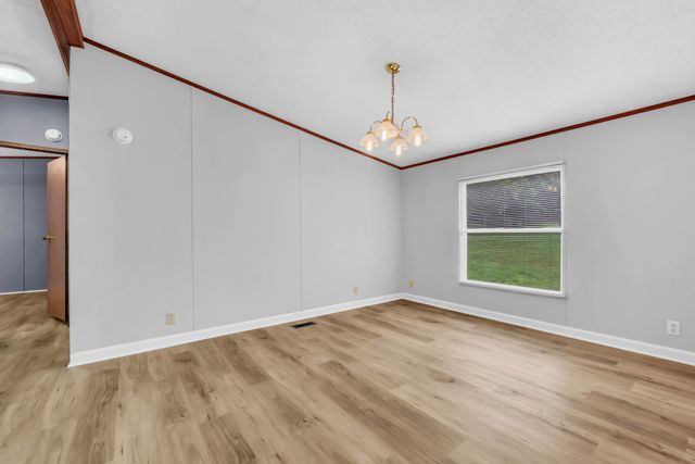 1252 West Rd, Clarksville, TN 37040