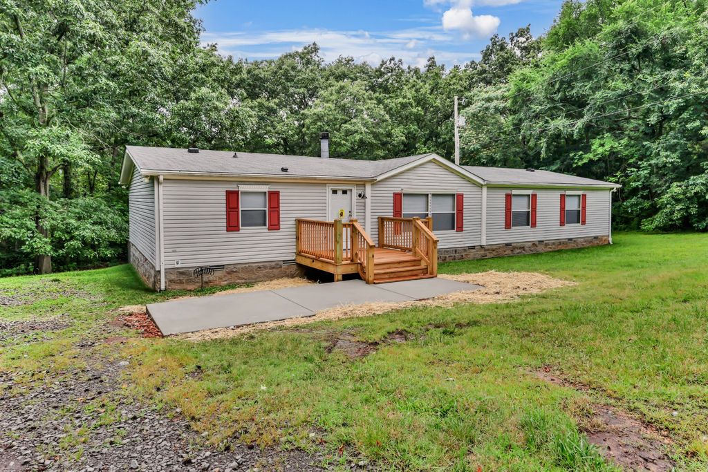 1252 West Rd, Clarksville, TN 37040