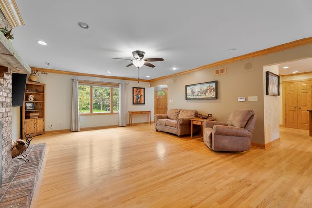 1907 Cherry Valley Road, Woodstock, IL 60098