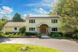 1907 Cherry Valley Road, Woodstock, IL 60098