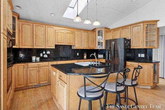 1322 Waverly Avenue, Grand Haven City, MI 49417