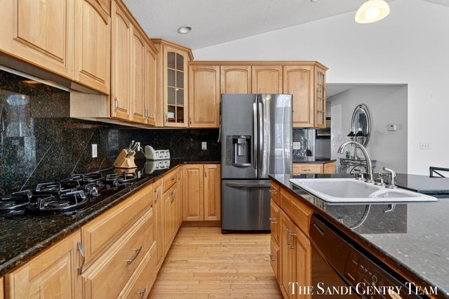 1322 Waverly Avenue, Grand Haven City, MI 49417