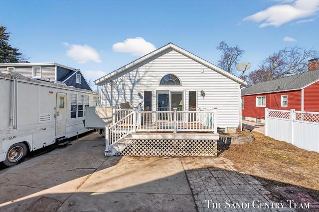 1322 Waverly Avenue, Grand Haven City, MI 49417