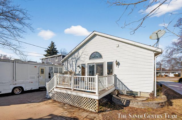 1322 Waverly Avenue, Grand Haven City, MI 49417
