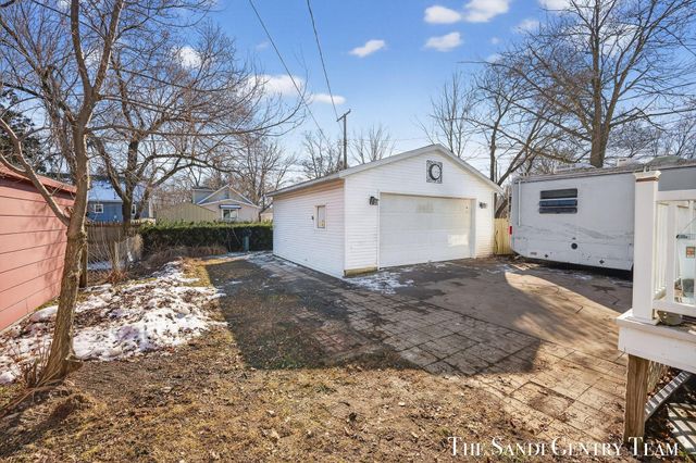 1322 Waverly Avenue, Grand Haven City, MI 49417