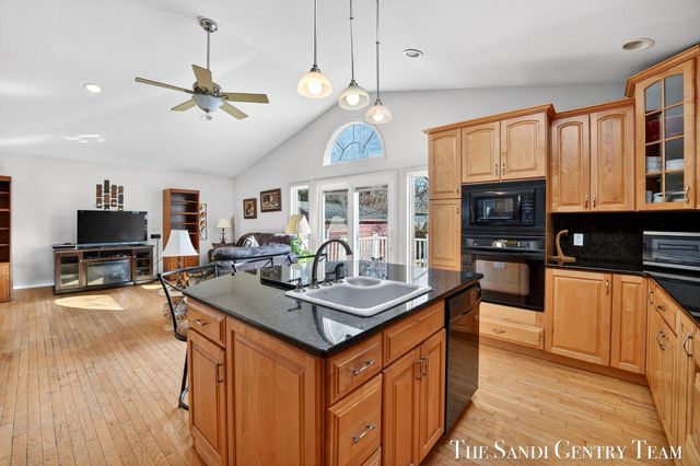 1322 Waverly Avenue, Grand Haven City, MI 49417