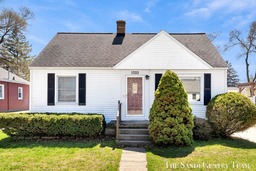 1322 Waverly Avenue, Grand Haven City, MI 49417