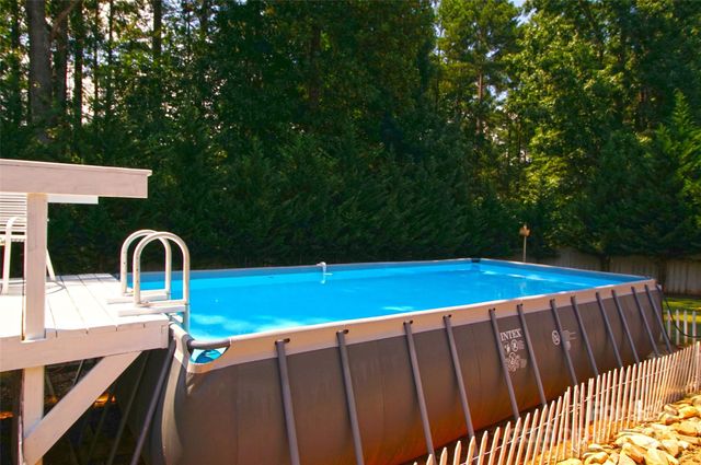 7010 Executive Circle, Denver, NC 28037