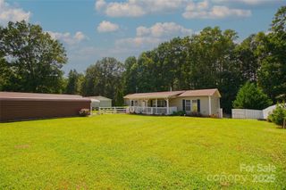 7010 Executive Circle, Denver, NC 28037