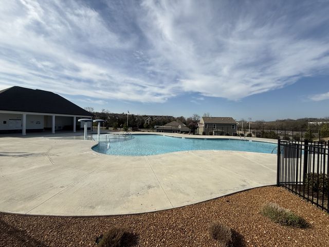 2960 Mallard Dr, Lebanon, TN 37090