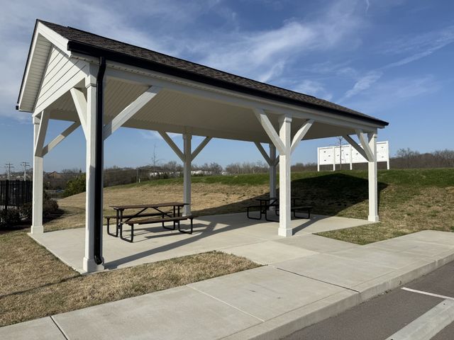 2960 Mallard Dr, Lebanon, TN 37090