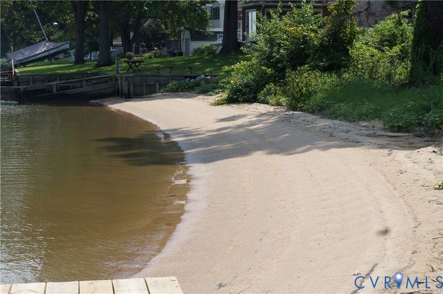 202 Bruce Rd, Tappahannock, VA 22560