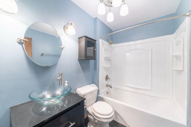 842 N 400 E, Valparaiso, IN 46383