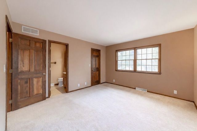 842 N 400 E, Valparaiso, IN 46383