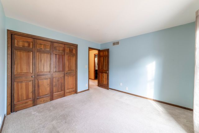 842 N 400 E, Valparaiso, IN 46383